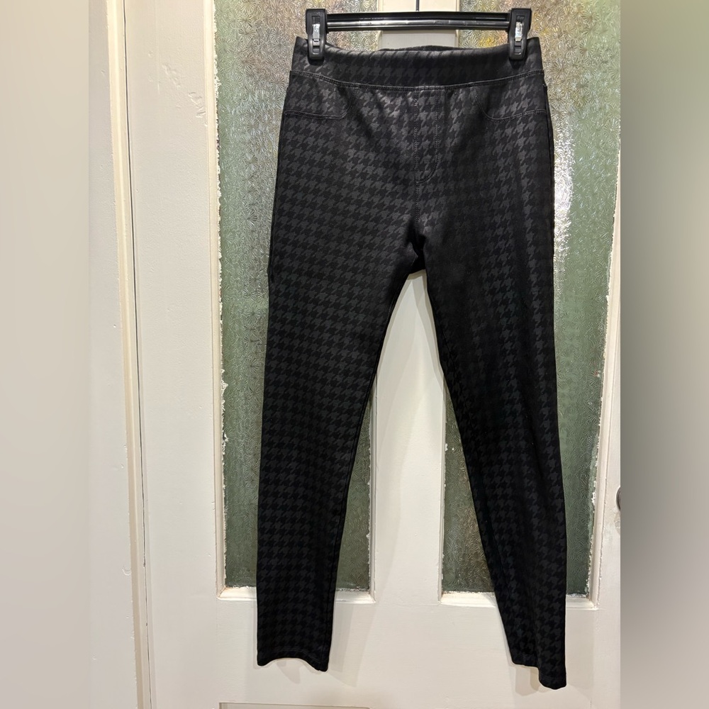 Sanctuary Black/ Gray  Cropped Pants Small